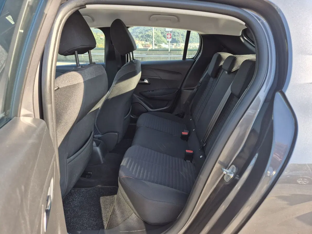 Peugeot 208 usata  (7)