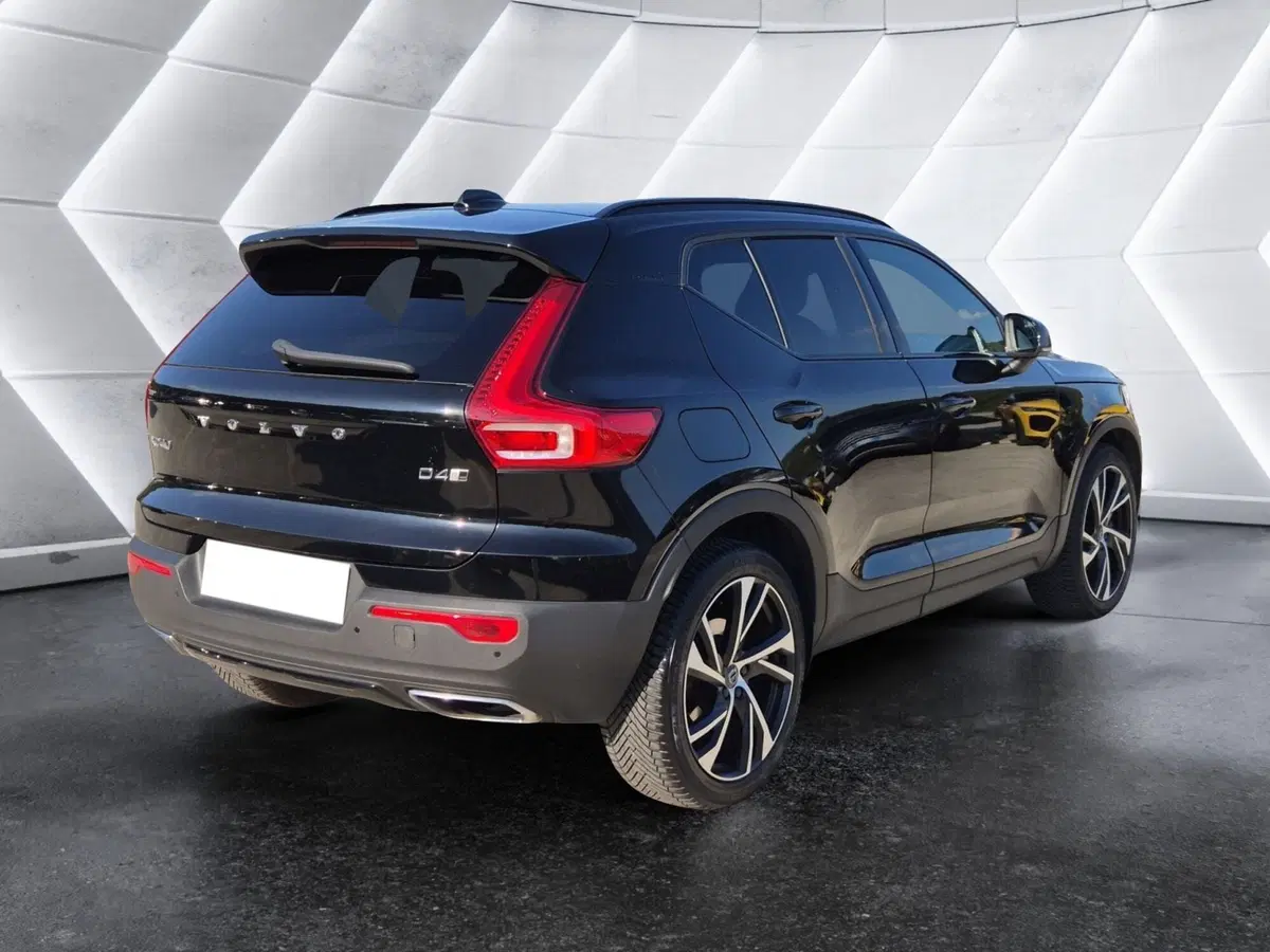 Volvo XC40 usata  (3)