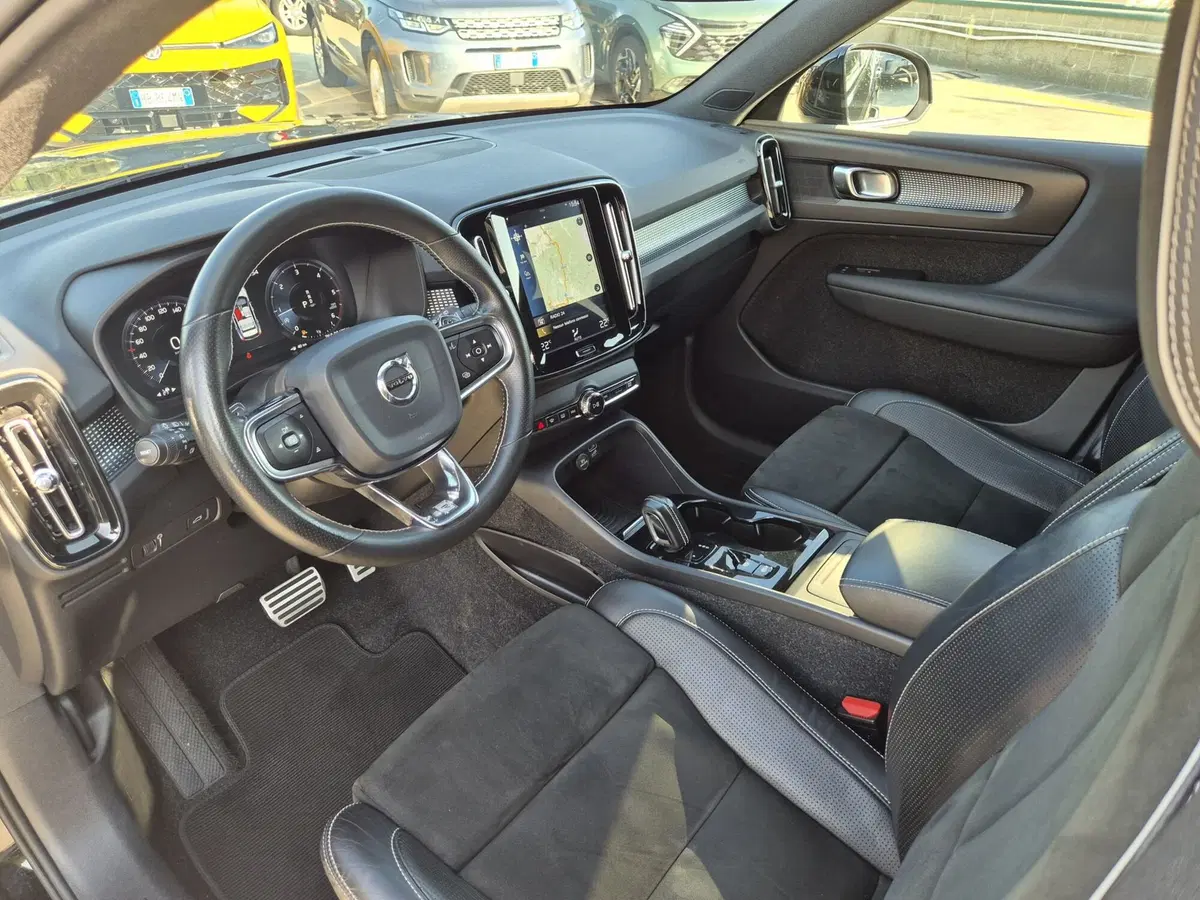 Volvo XC40 usata  (5)