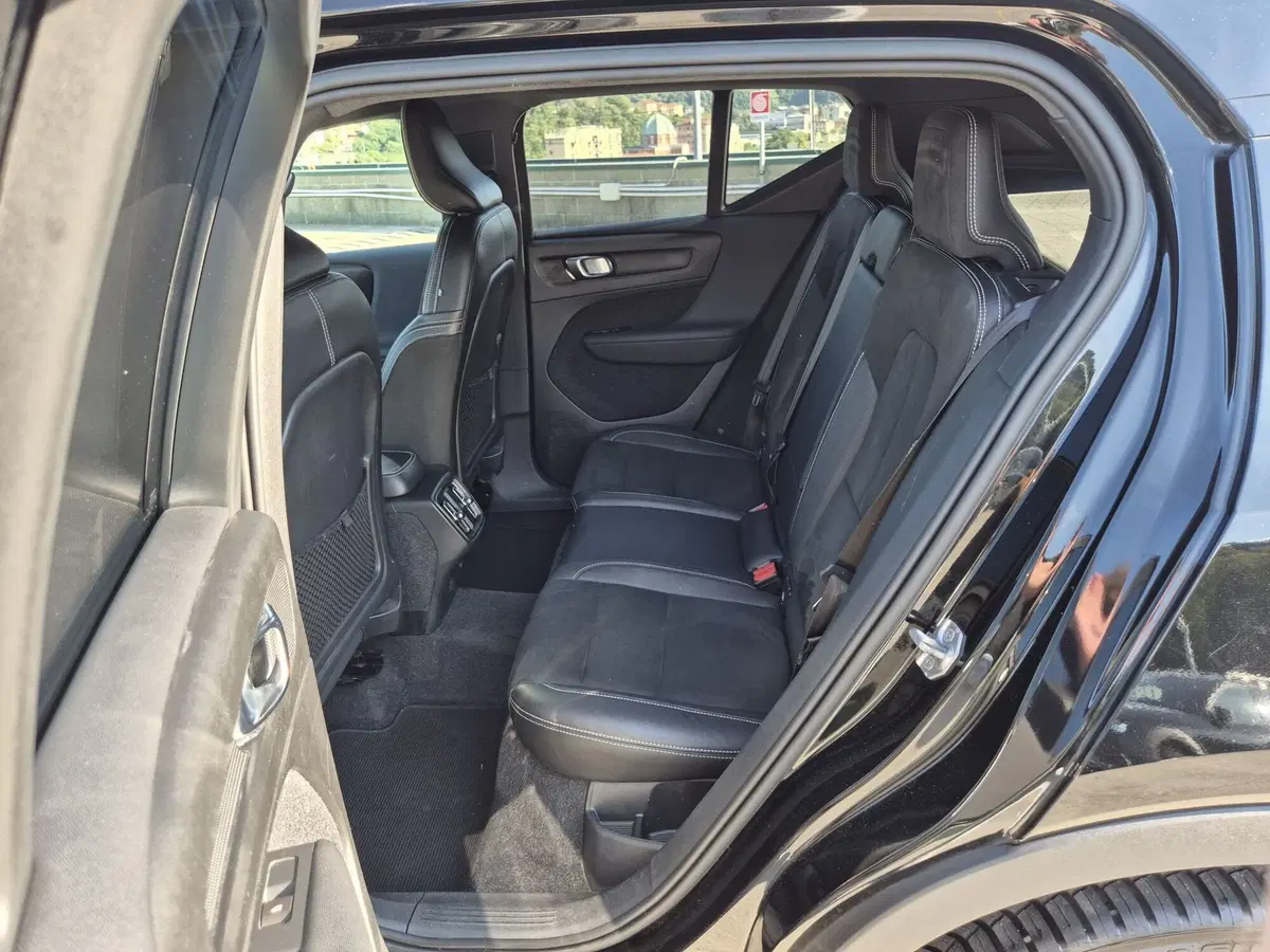 Volvo XC40 usata  (6)