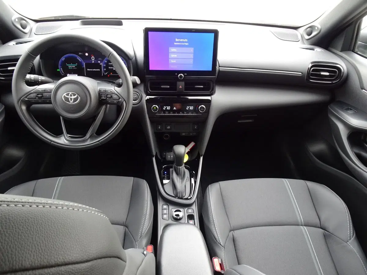 Toyota Yaris Cross nuova a Padova (14)