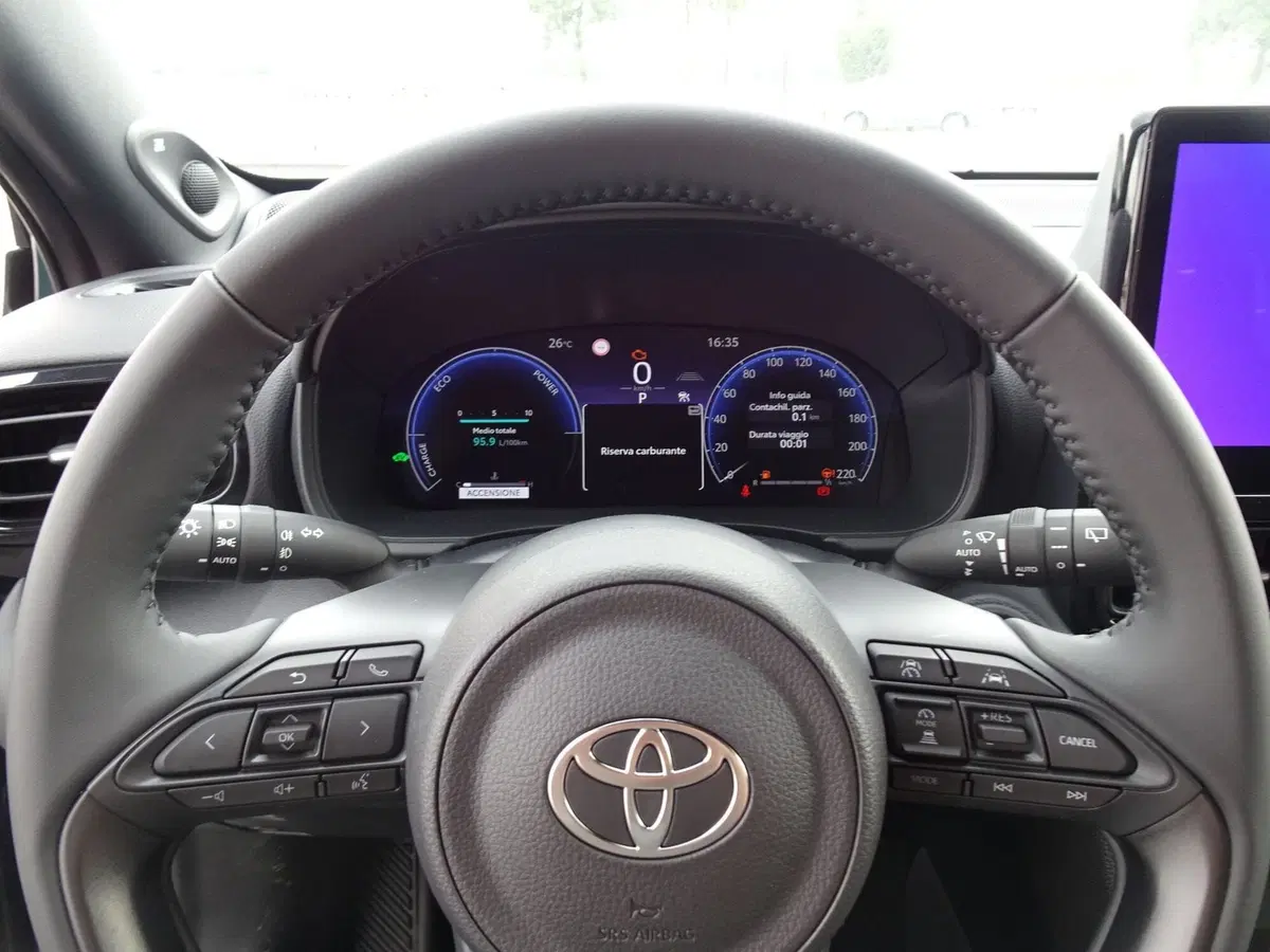 Toyota Yaris Cross nuova a Padova (16)