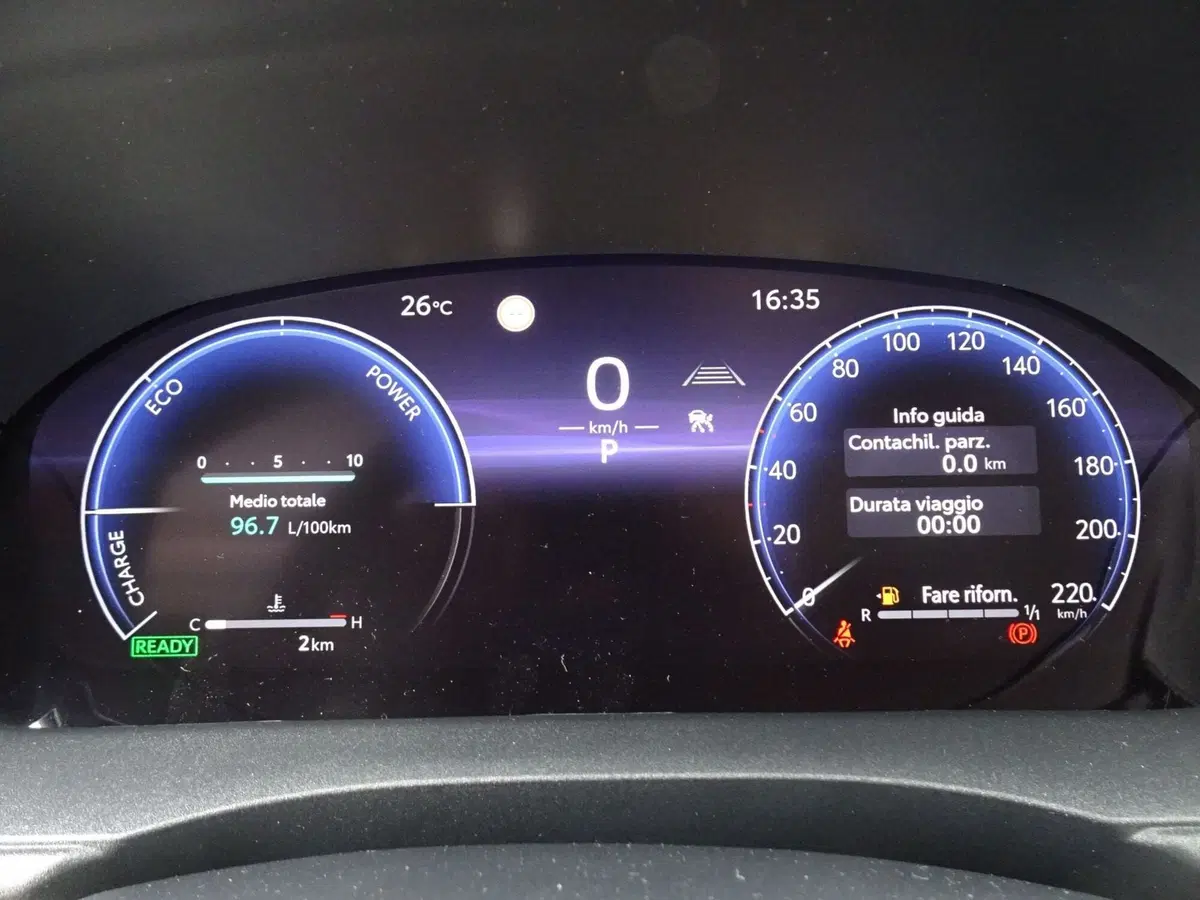 Toyota Yaris Cross nuova a Padova (17)