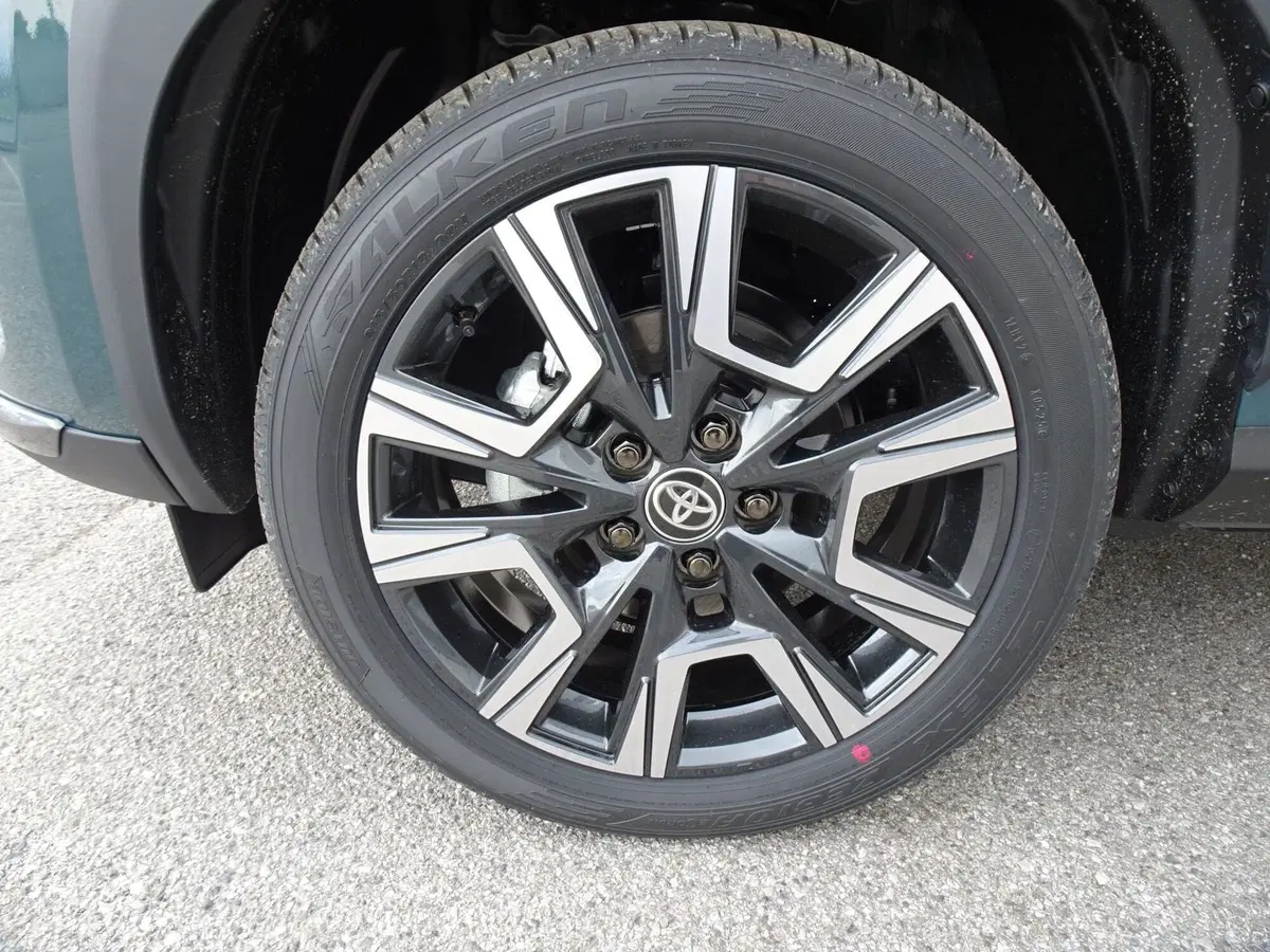 Toyota Yaris Cross nuova a Padova (9)
