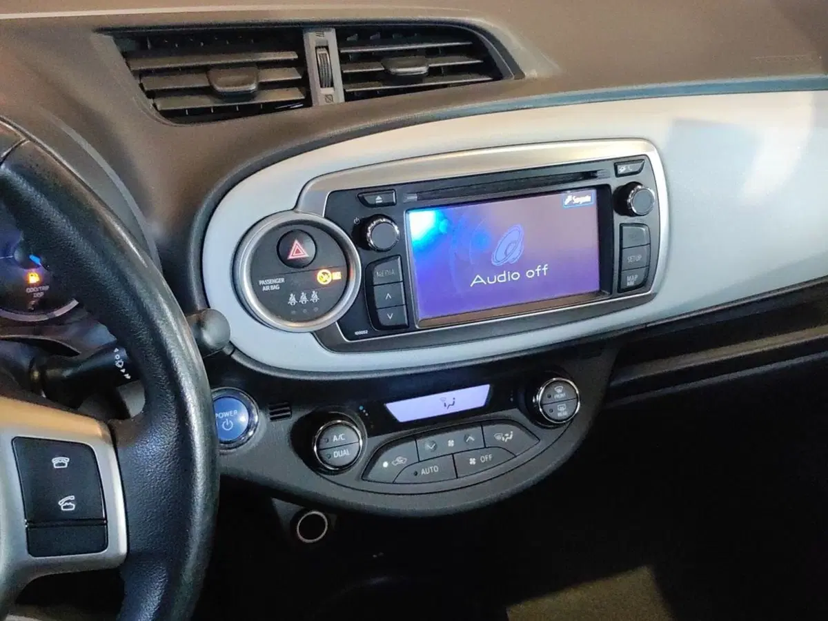 Toyota Yaris usata a Milano (10)