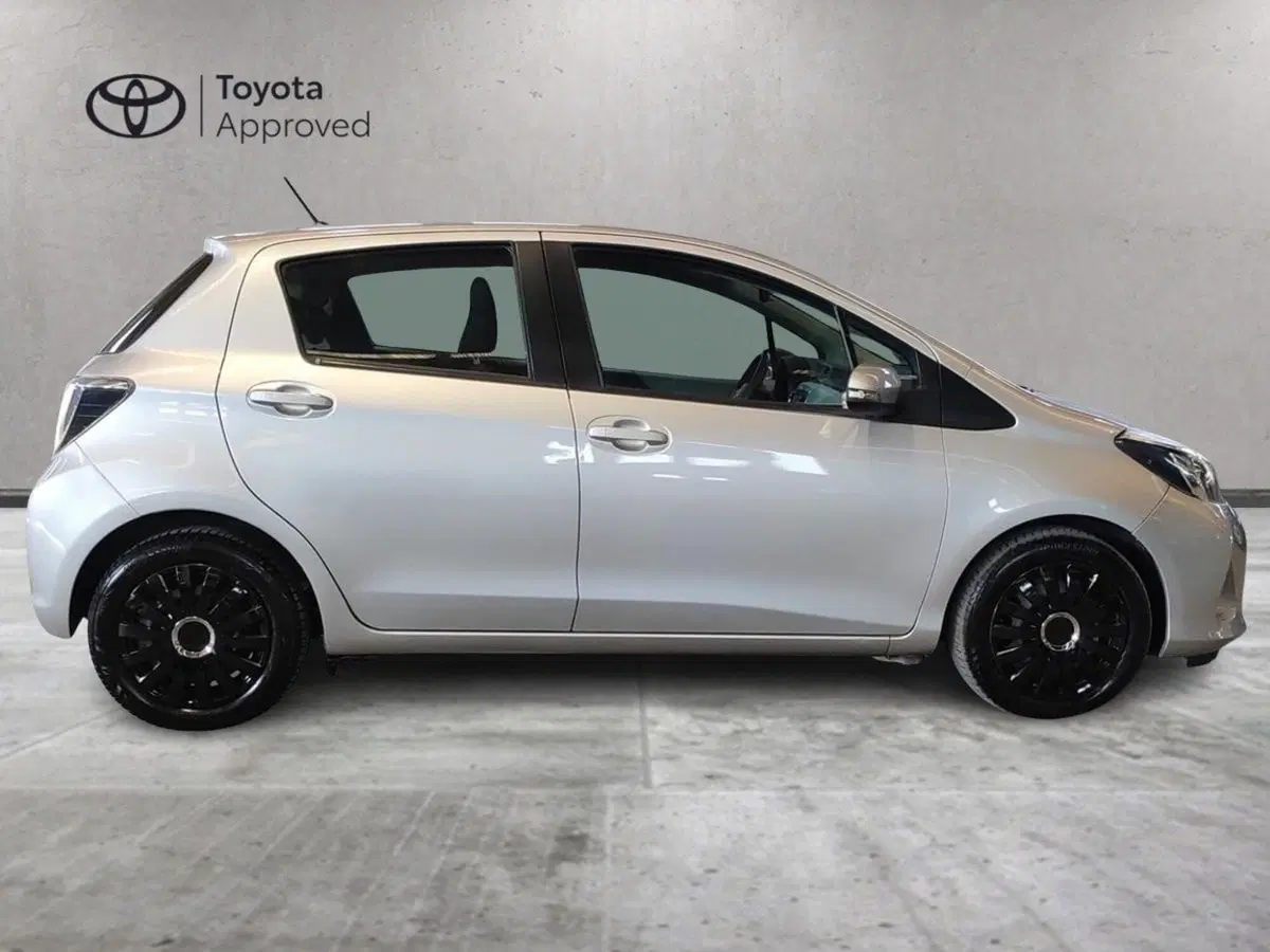 Toyota Yaris usata a Milano (4)