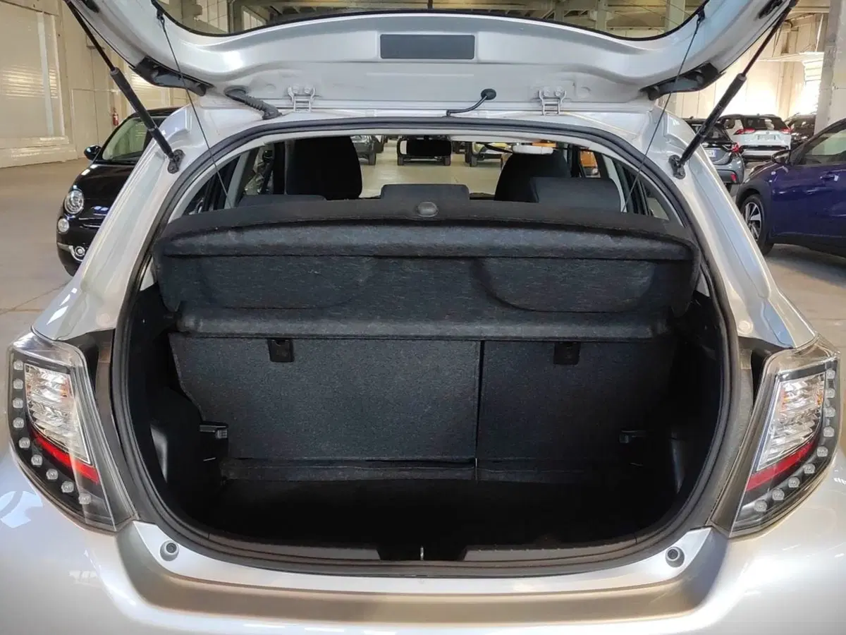Toyota Yaris usata a Milano (6)