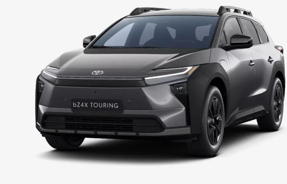 Toyota bZ4X nuova a Milano