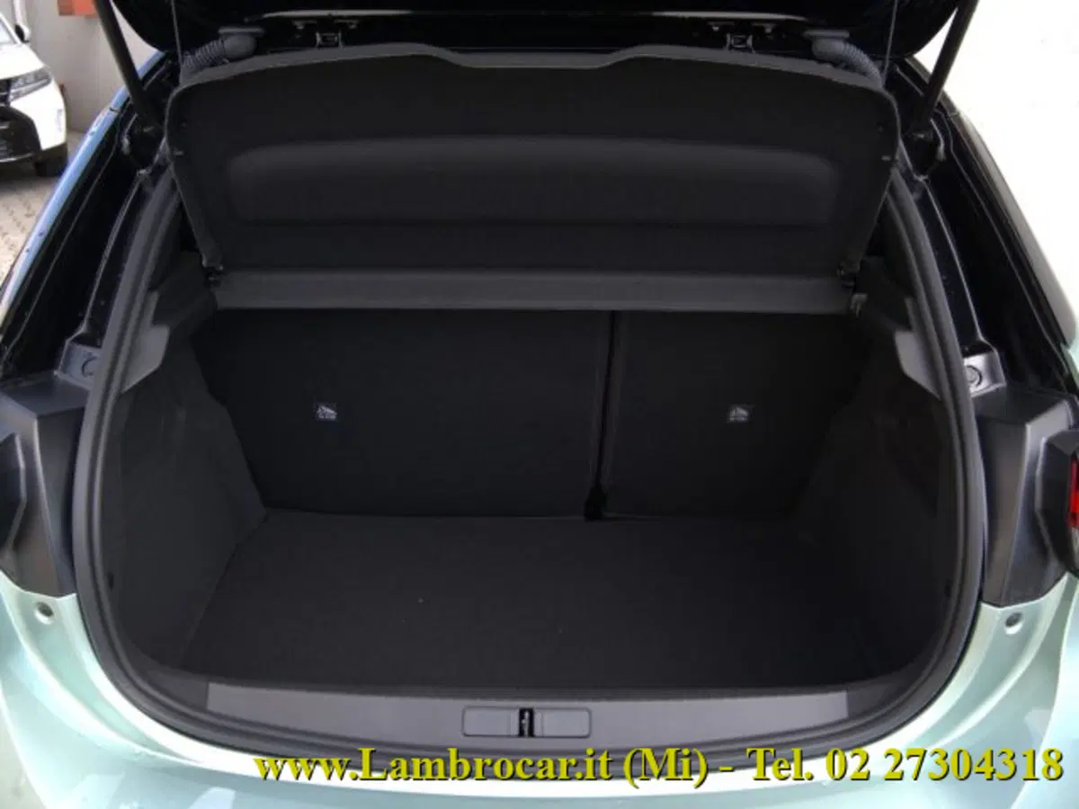 Opel Corsa nuova a Milano (10)