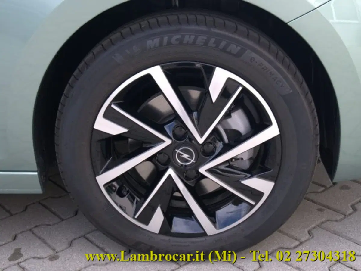 Opel Corsa nuova a Milano (11)