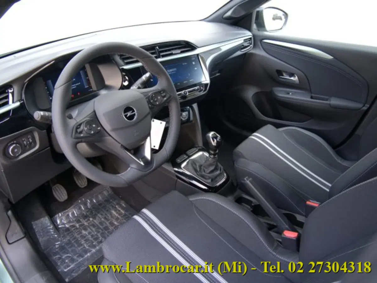 Opel Corsa nuova a Milano (3)