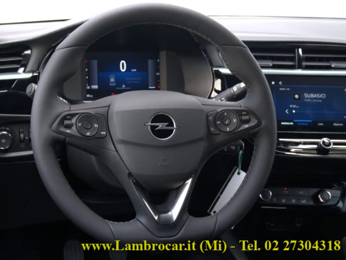 Opel Corsa nuova a Milano (6)