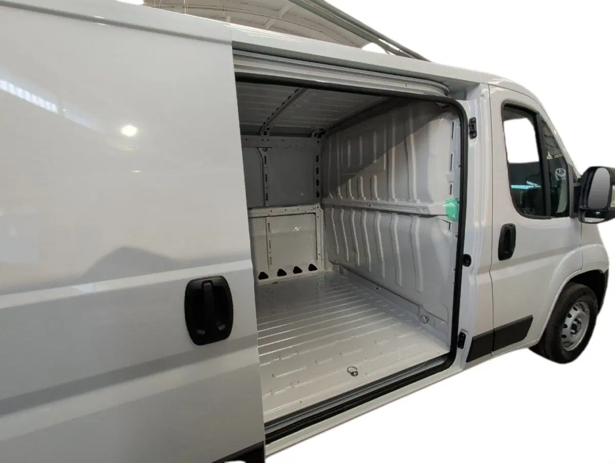 Toyota Proace Max Furgone nuova a Bologna (5)