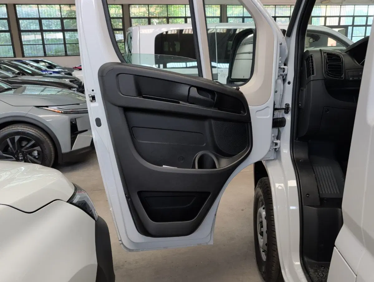 Toyota Proace Max Furgone nuova a Bologna (6)