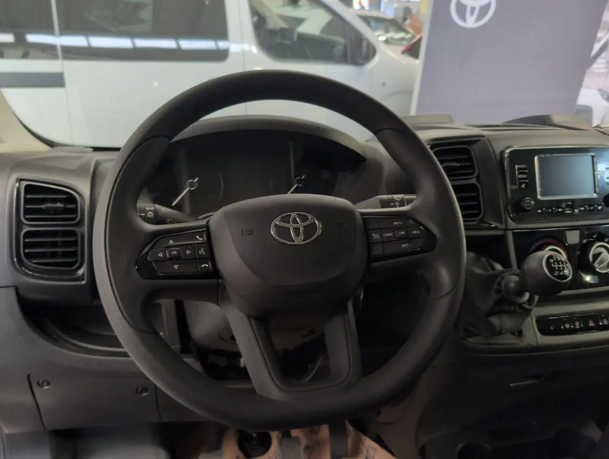 Toyota Proace Max Furgone nuova a Bologna (7)