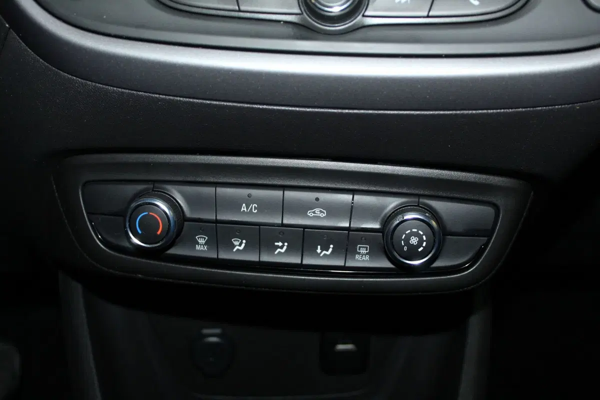 Opel Crossland usata a Cremona (12)