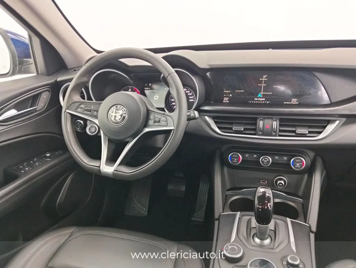 Alfa Romeo Stelvio usata a Como (11)