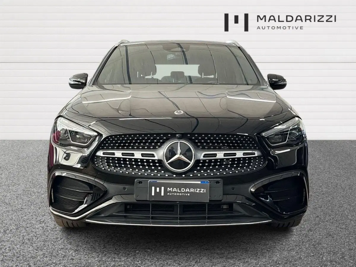 Mercedes-Benz GLA SUV usata a Bari (2)