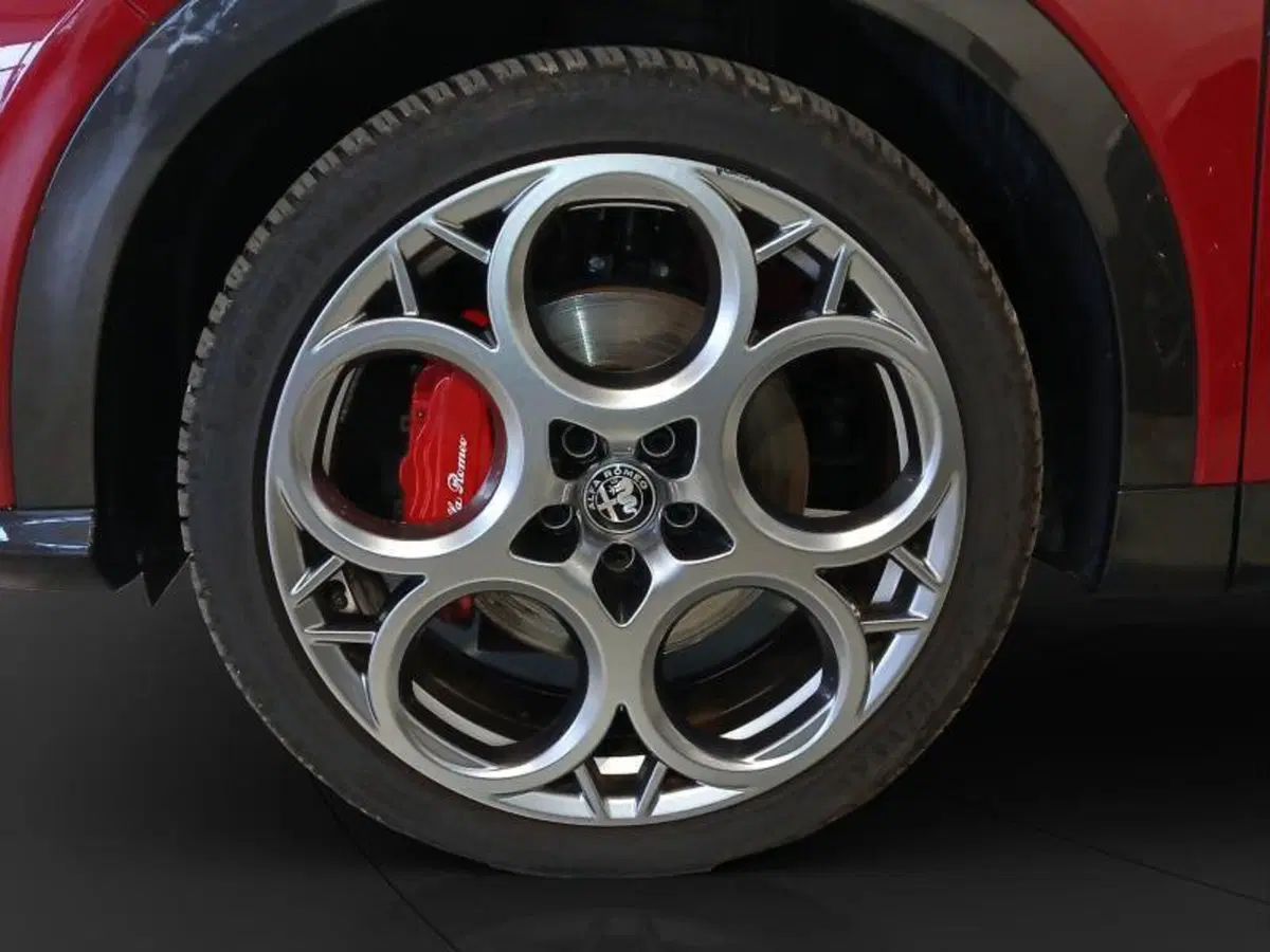 Alfa Romeo Tonale usata a Genova (18)