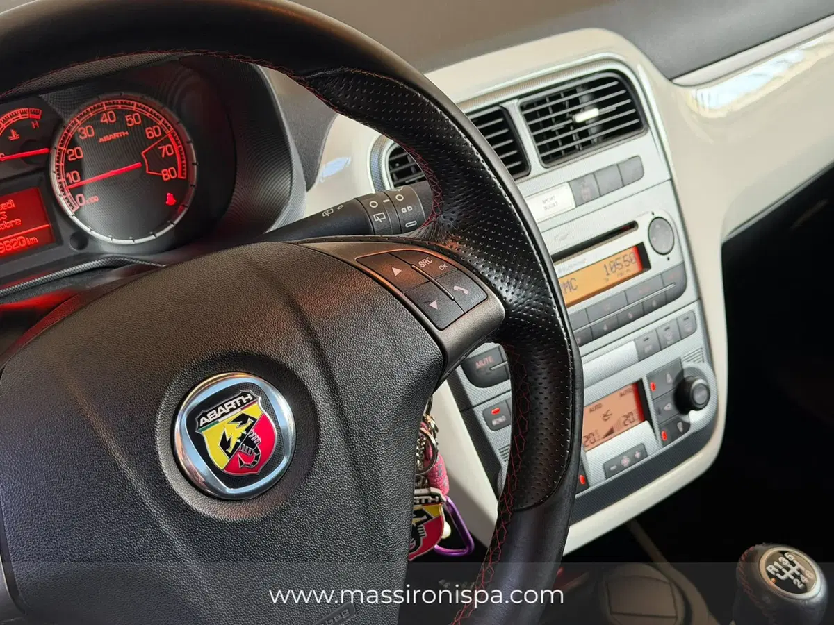 Abarth Grande Punto usata a Milano (10)