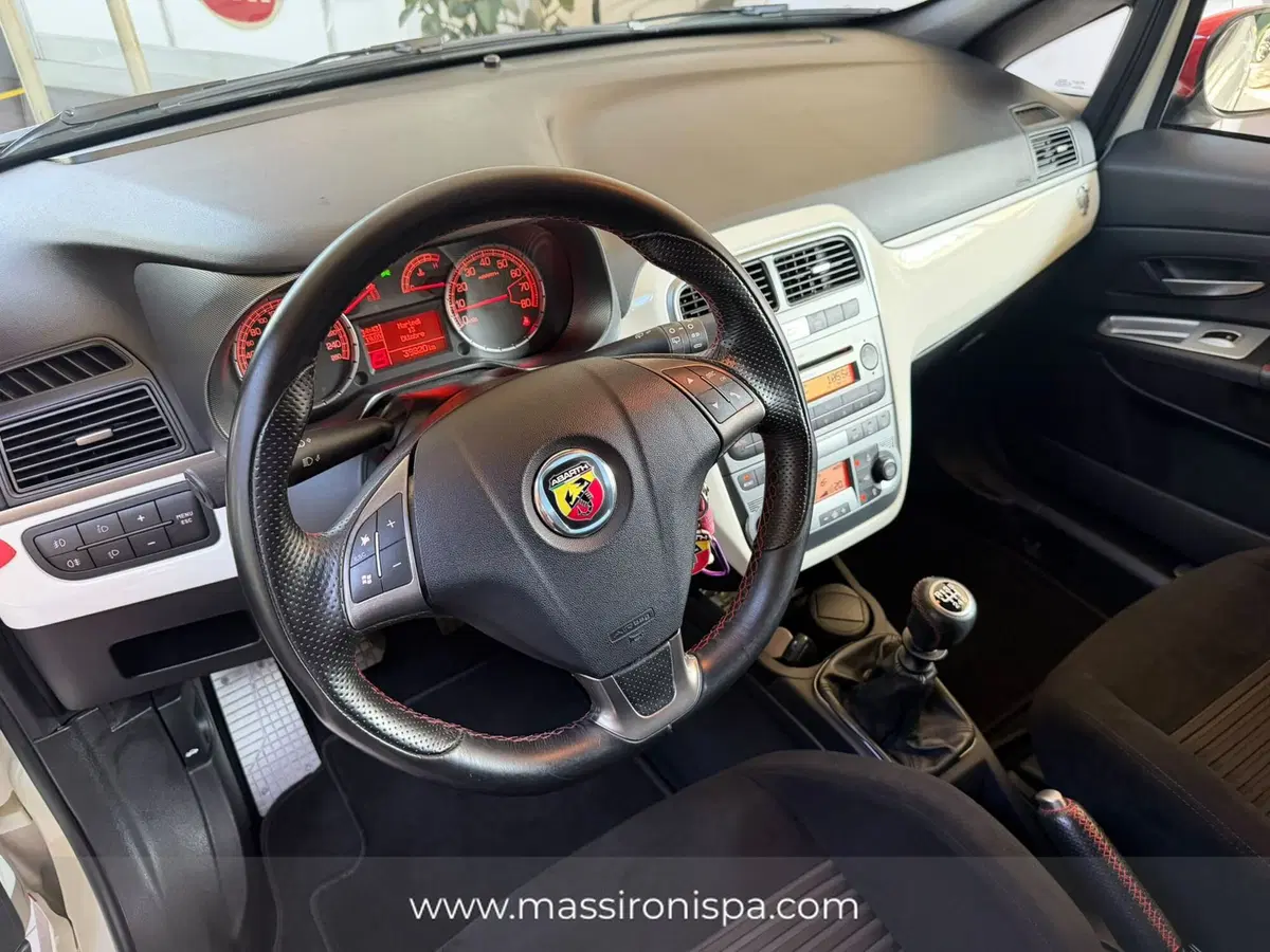 Abarth Grande Punto usata a Milano (6)