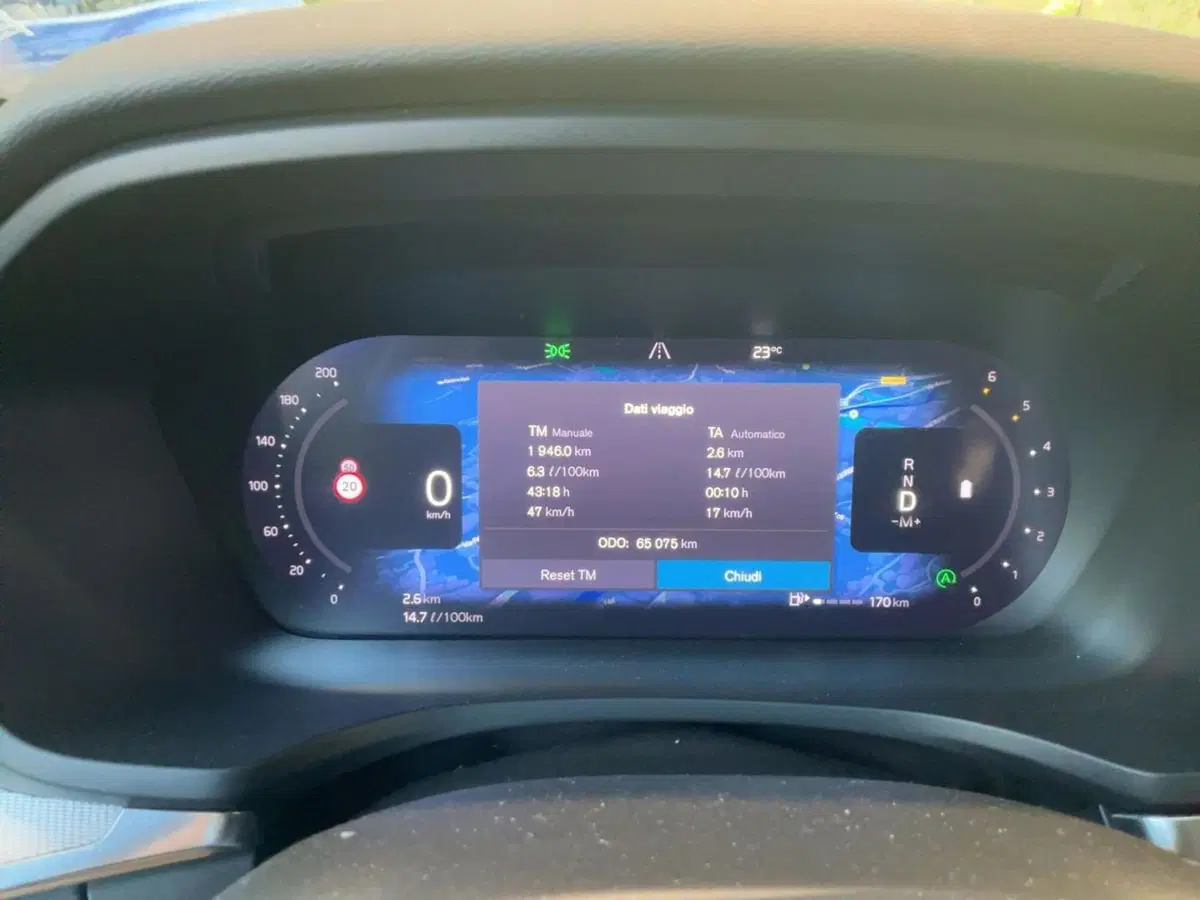 Volvo V60 Cross Country usata a Como (10)