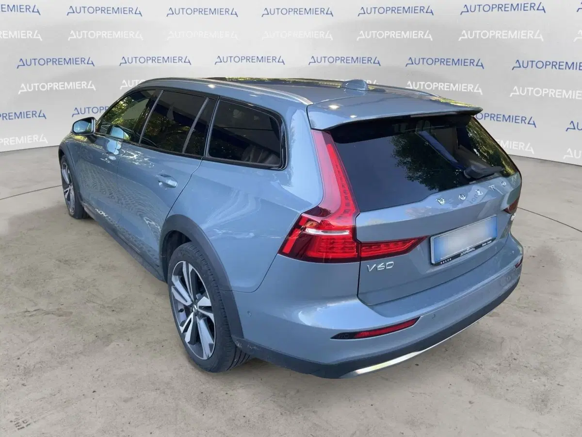Volvo V60 Cross Country usata a Como (3)
