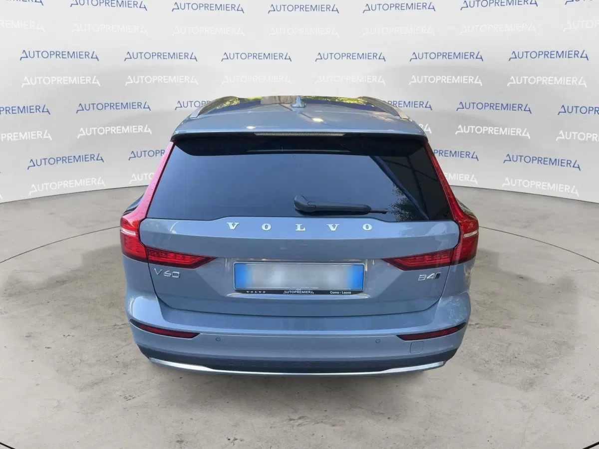 Volvo V60 Cross Country usata a Como (4)