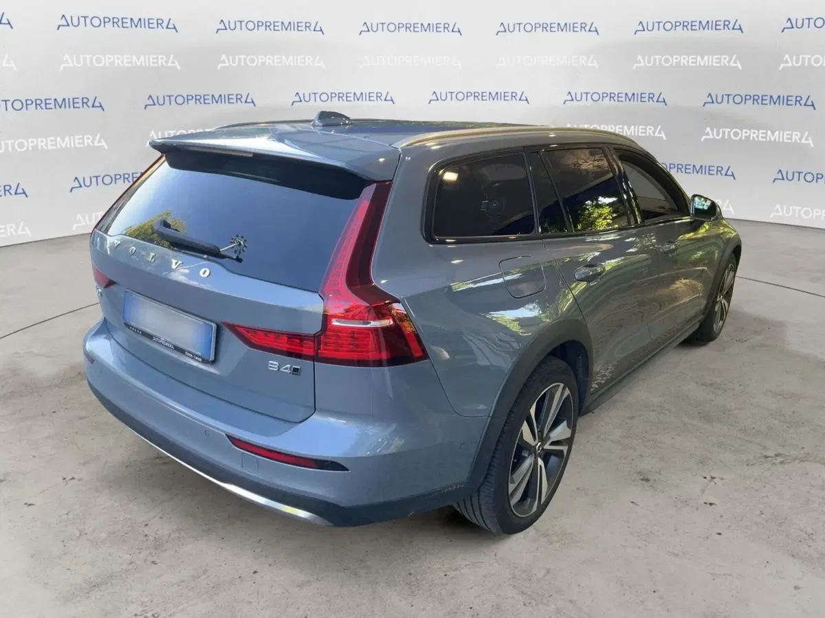 Volvo V60 Cross Country usata a Como (5)