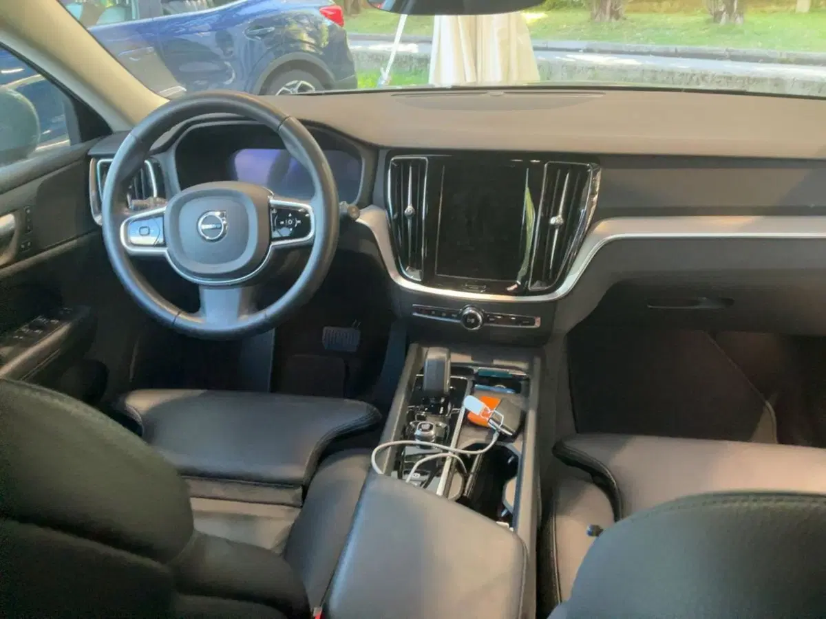 Volvo V60 Cross Country usata a Como (9)