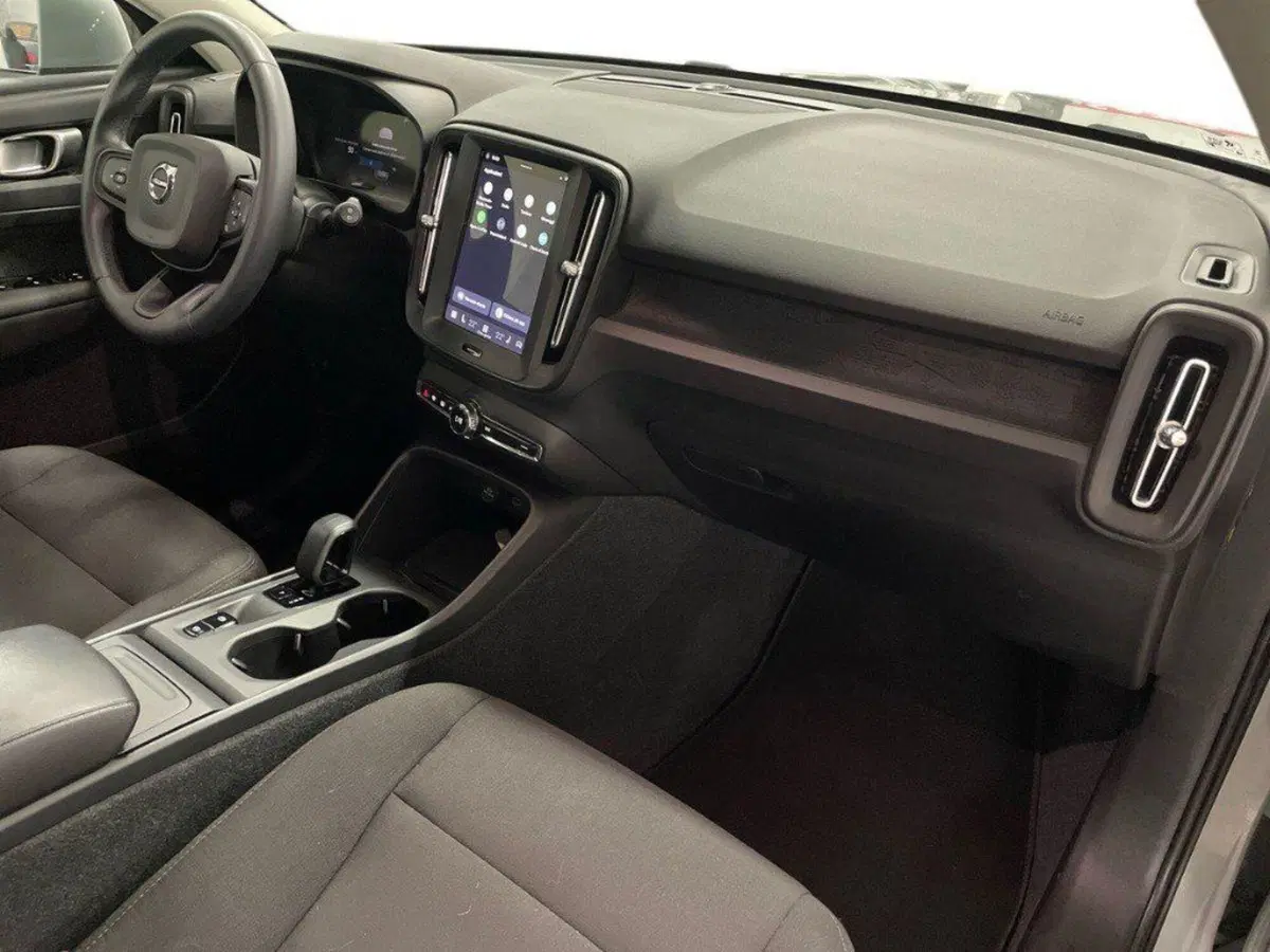 Volvo XC40 usata a Macerata (13)