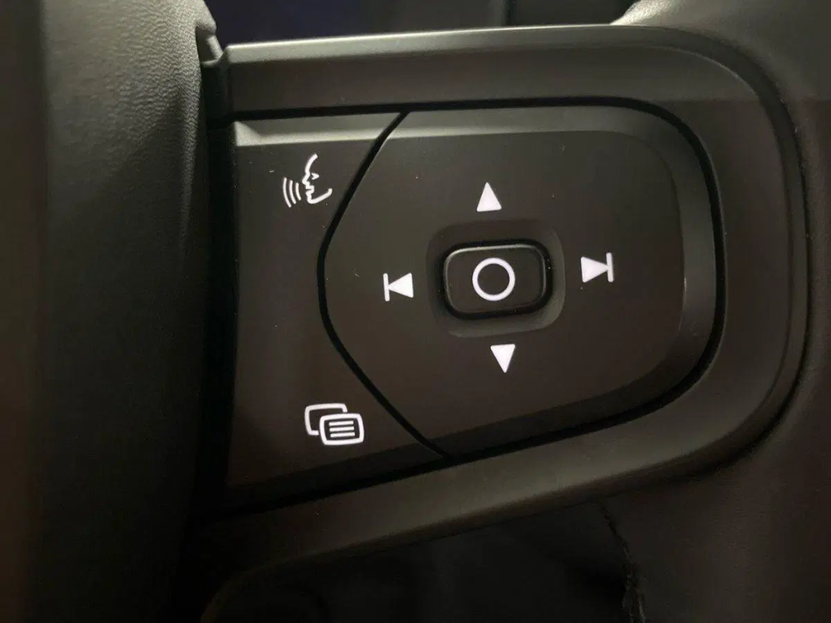 Volvo XC40 usata a Macerata (16)