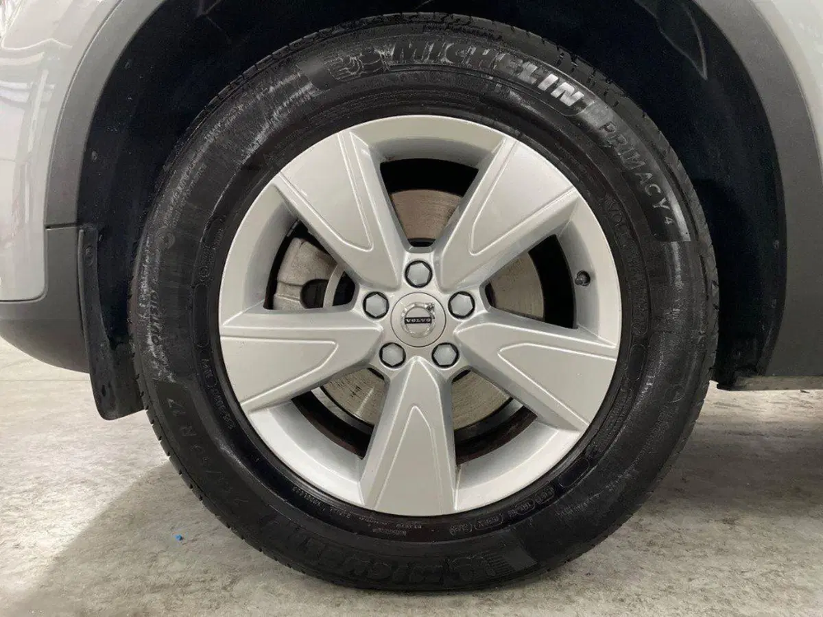 Volvo XC40 usata a Macerata (8)