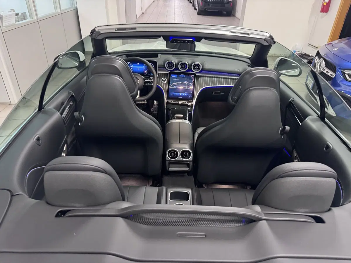 Mercedes-Benz CLE Cabrio nuova a Messina (11)