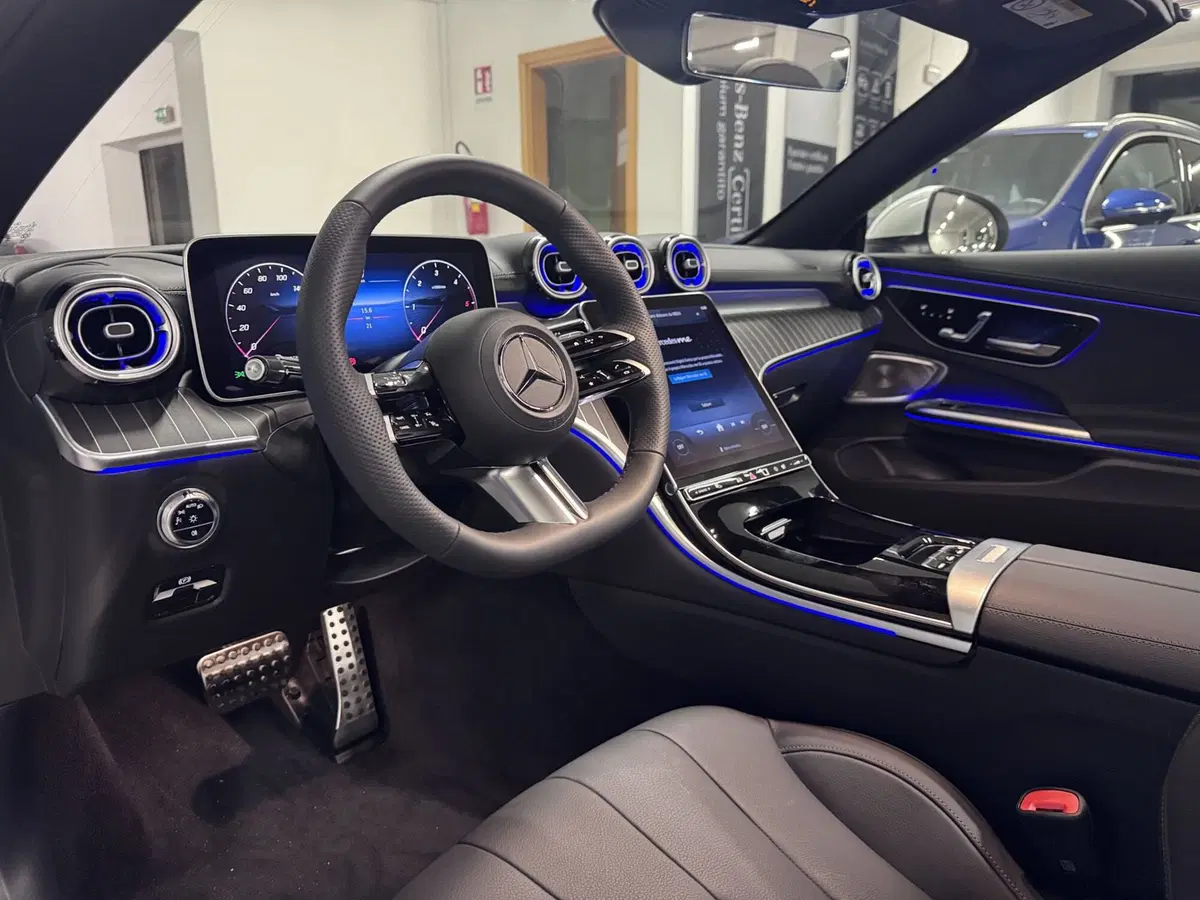 Mercedes-Benz CLE Cabrio nuova a Messina (7)