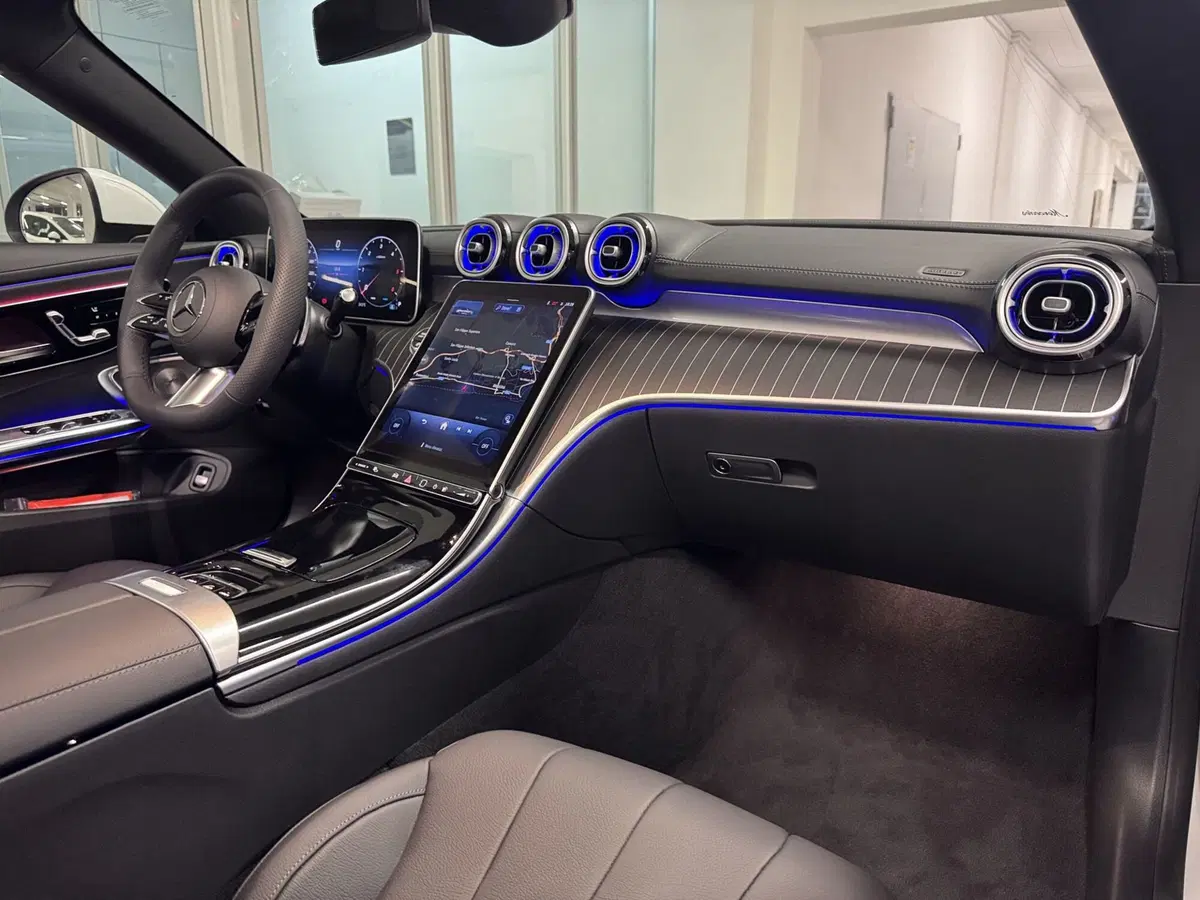 Mercedes-Benz CLE Cabrio nuova a Messina (9)
