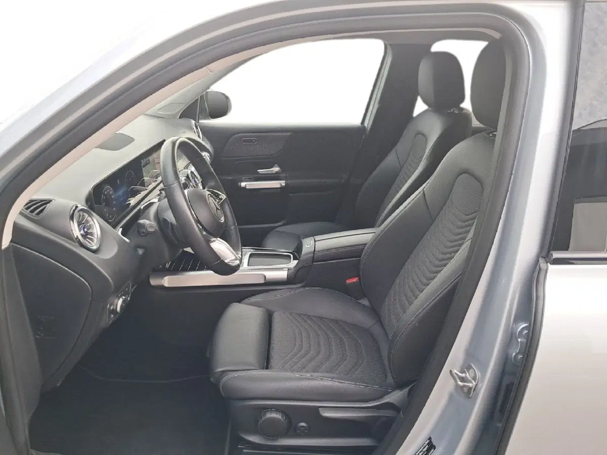 Mercedes-Benz GLB usata a Salerno (12)