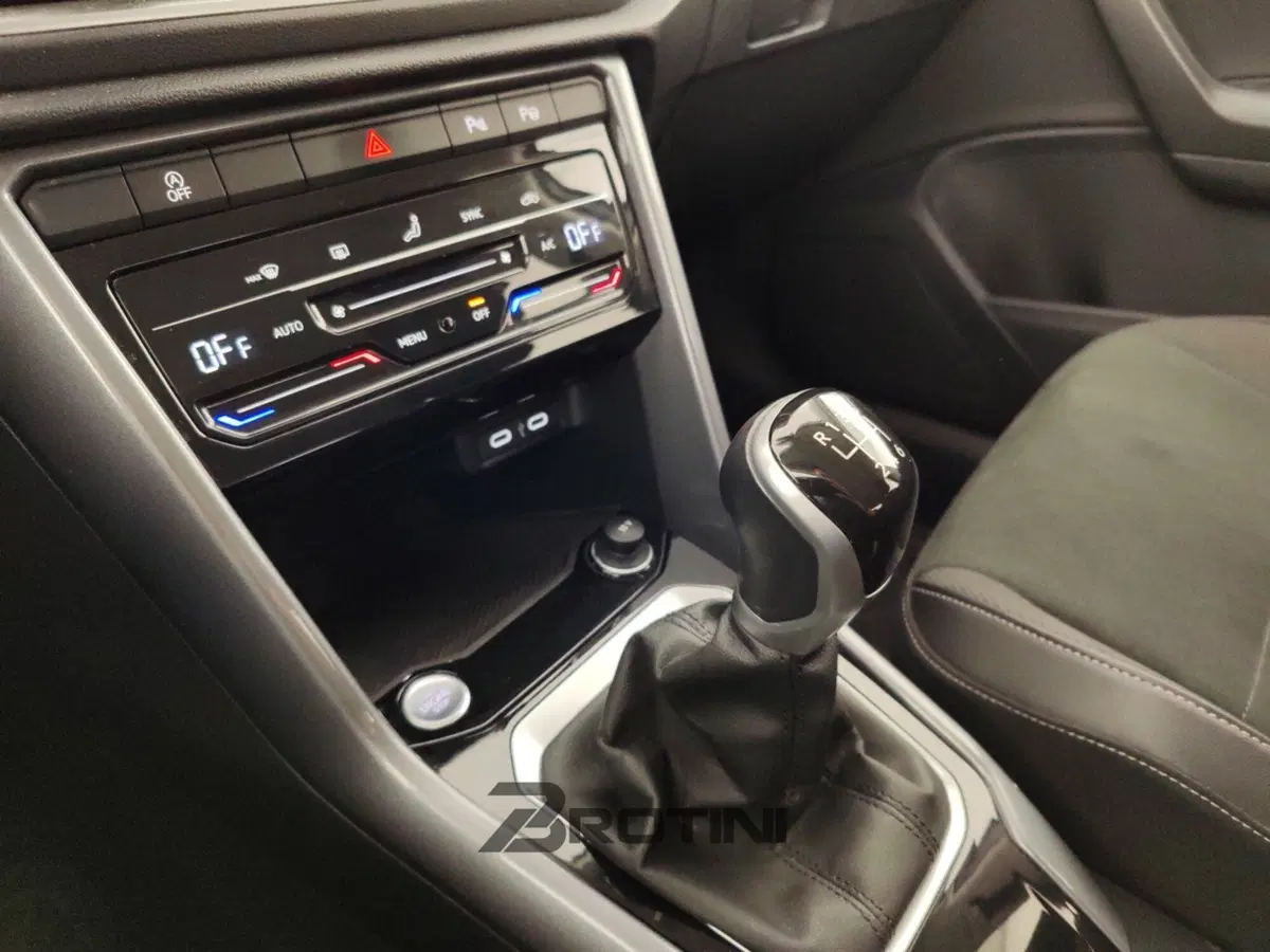 Volkswagen T-Roc usata a Massa-Carrara (11)
