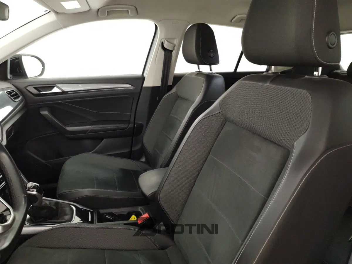 Volkswagen T-Roc usata a Massa-Carrara (9)