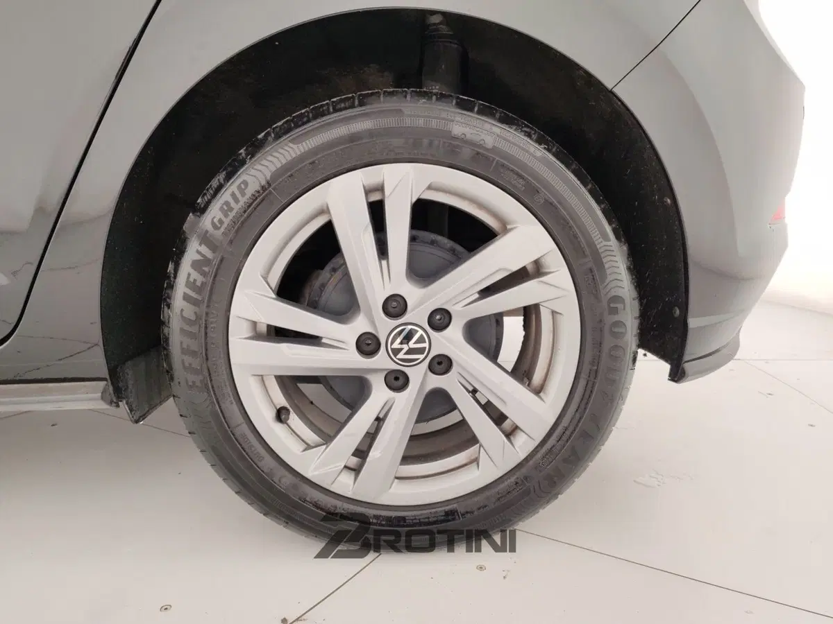 Volkswagen Polo usata a Massa-Carrara (6)