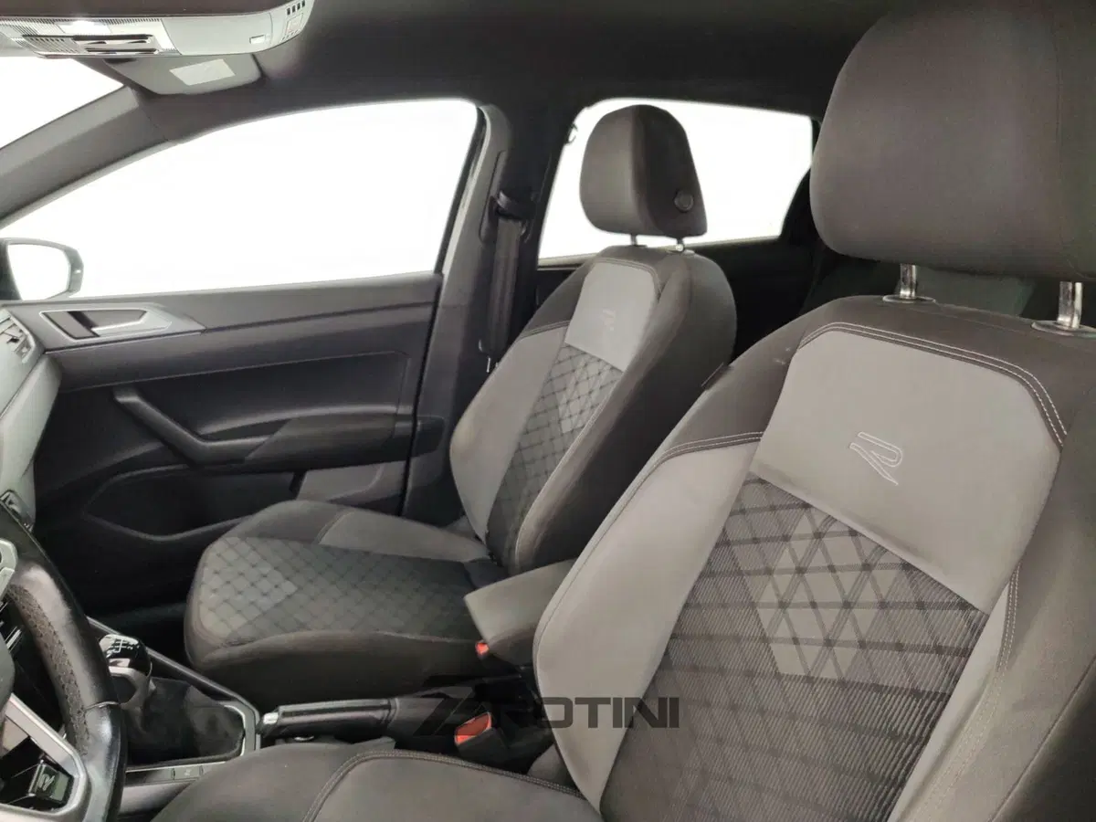 Volkswagen Polo usata a Massa-Carrara (9)