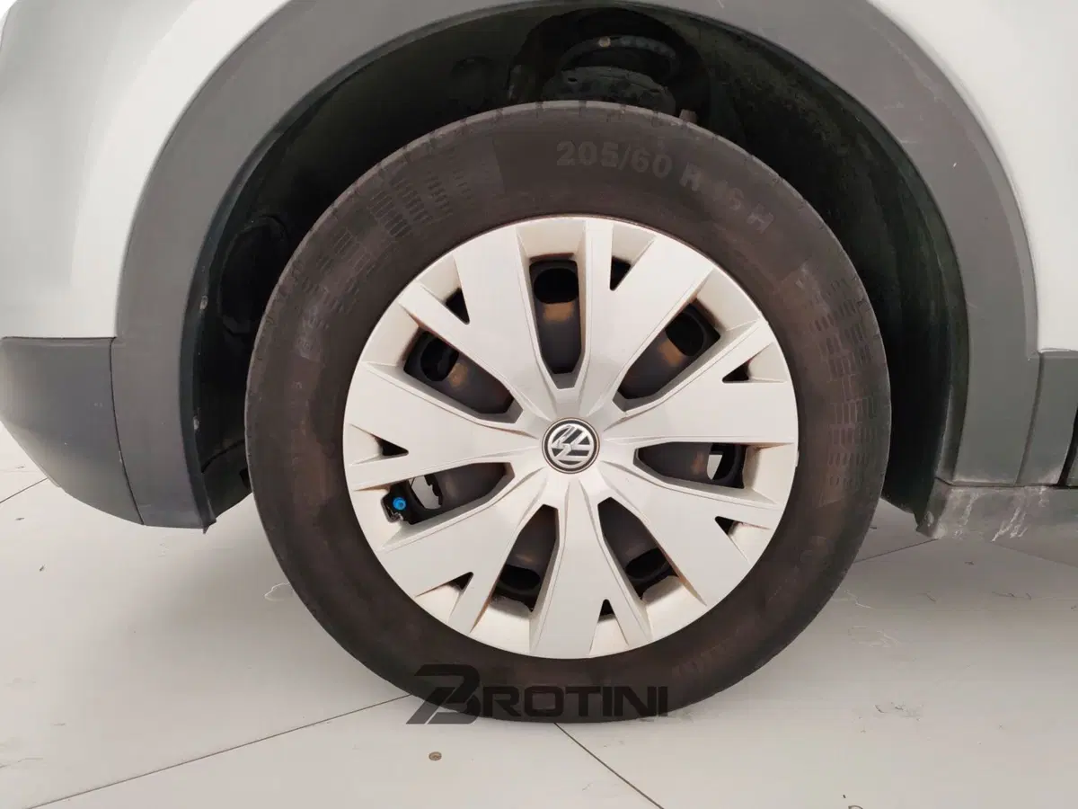 Volkswagen T-Cross usata a Massa-Carrara (6)