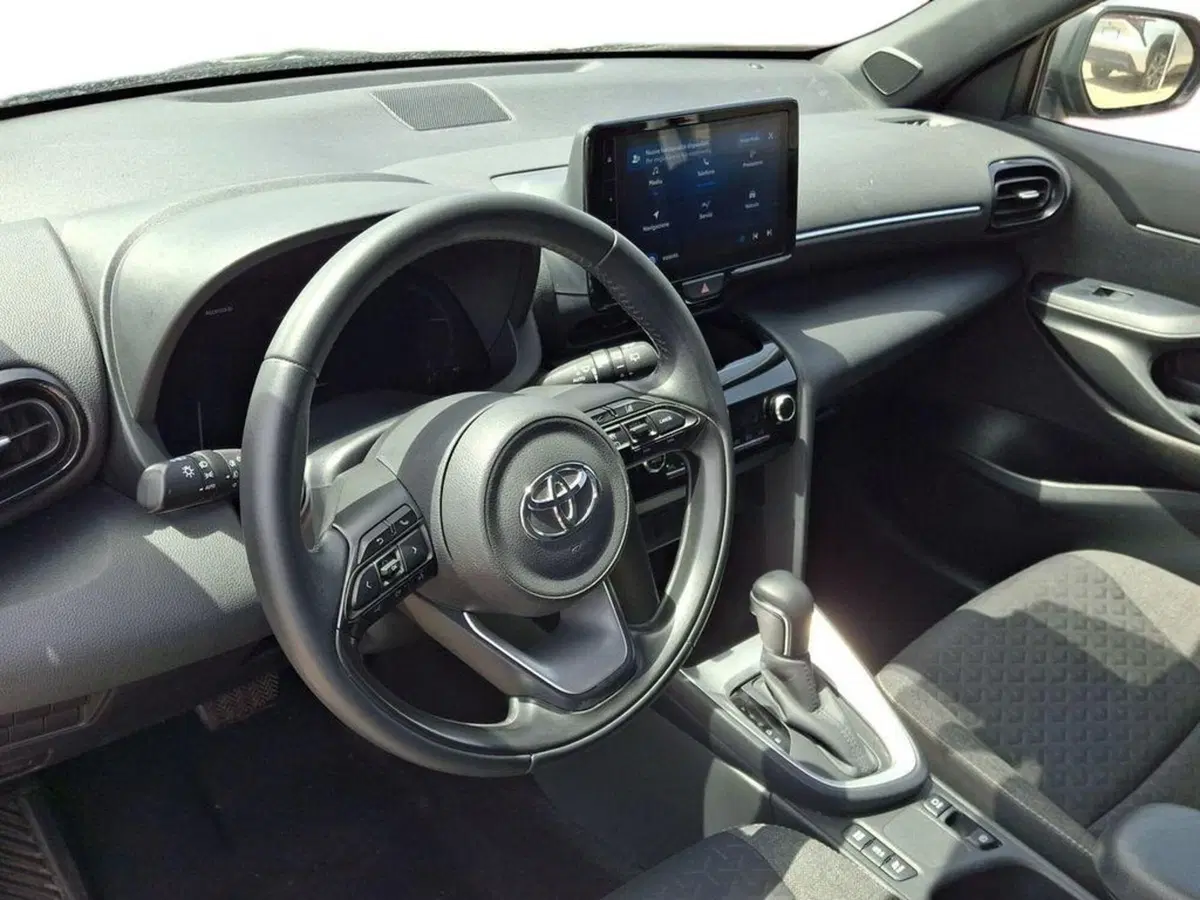 Toyota Yaris Cross usata a Roma (7)