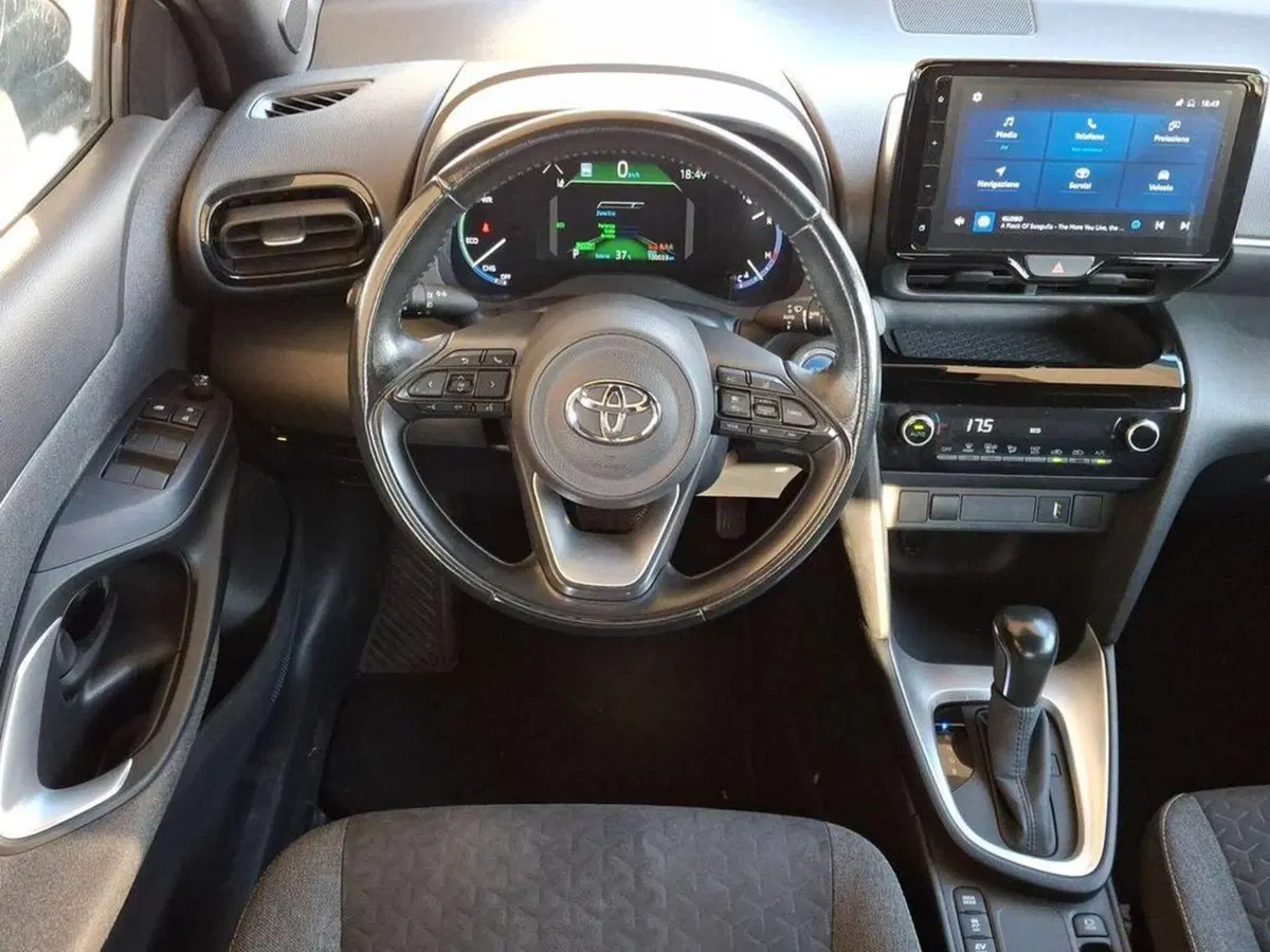 Toyota Yaris Cross usata a Roma (8)