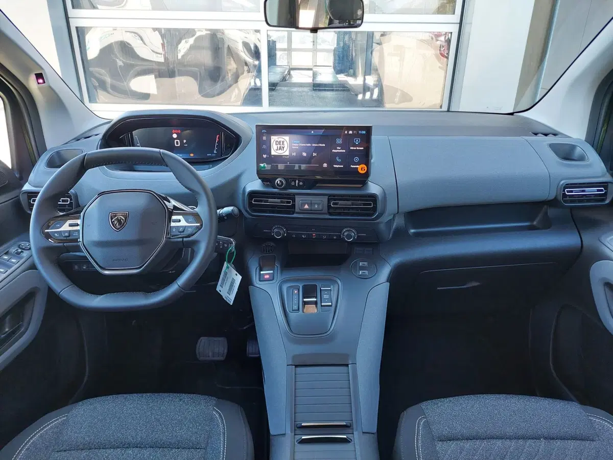 Peugeot Rifter nuova a Treviso (12)