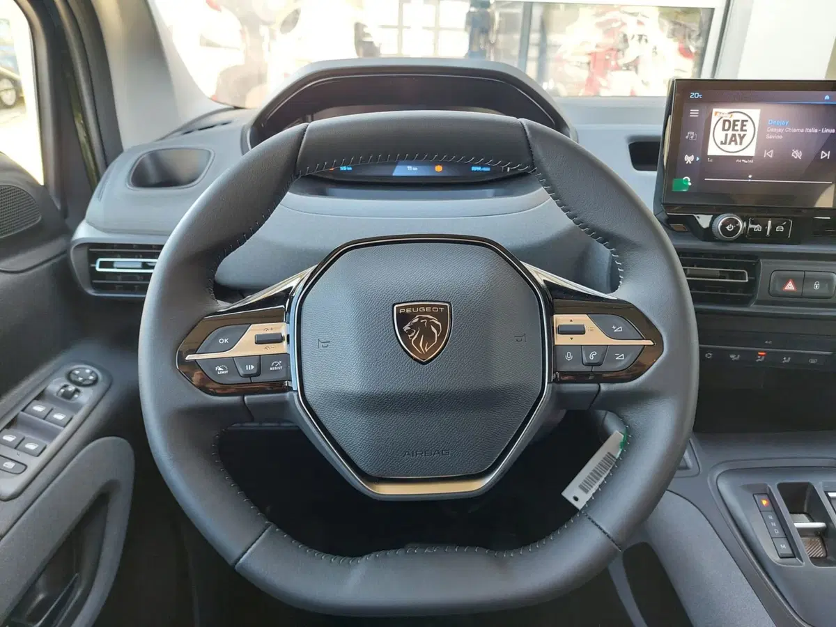 Peugeot Rifter nuova a Treviso (13)