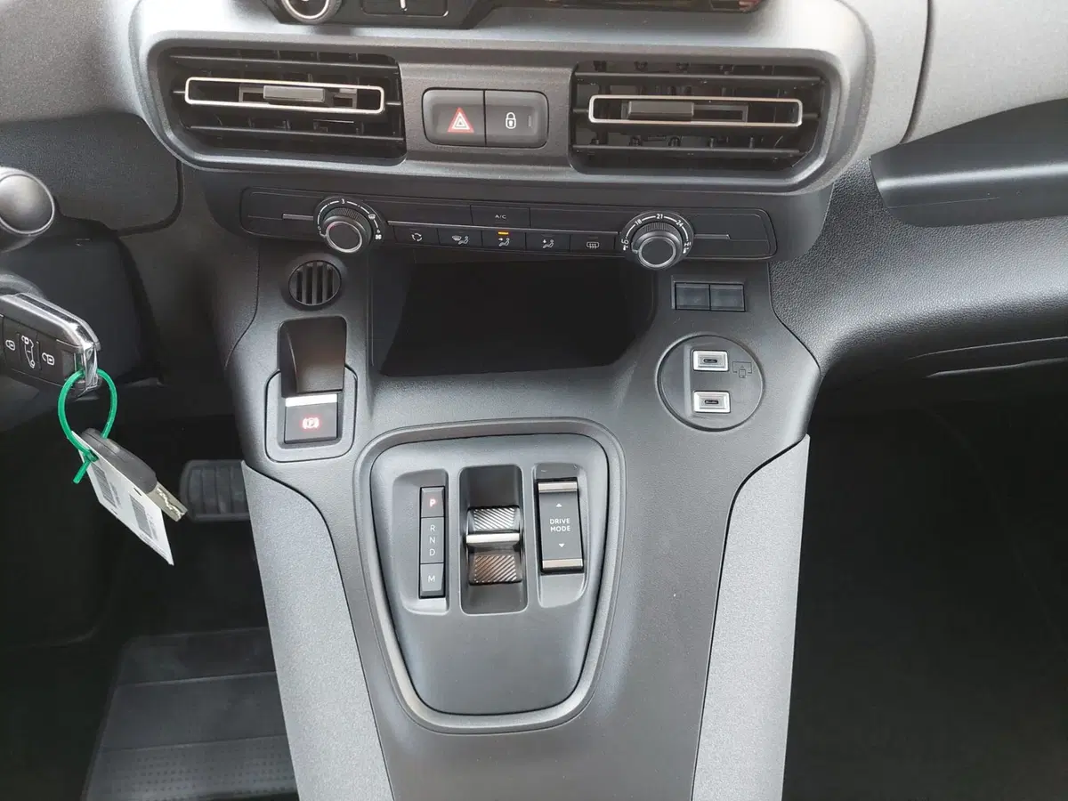 Peugeot Rifter nuova a Treviso (15)