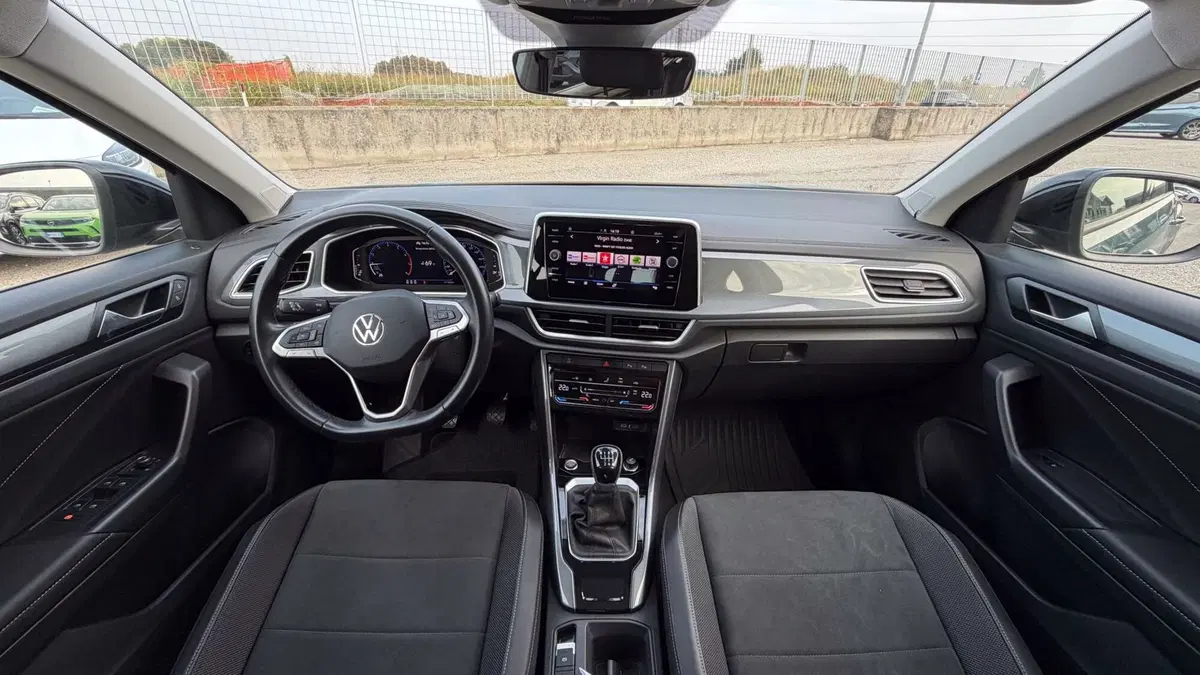 Volkswagen T-Roc usata a Novara (11)