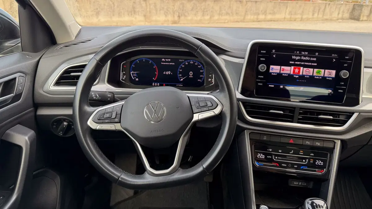 Volkswagen T-Roc usata a Novara (12)
