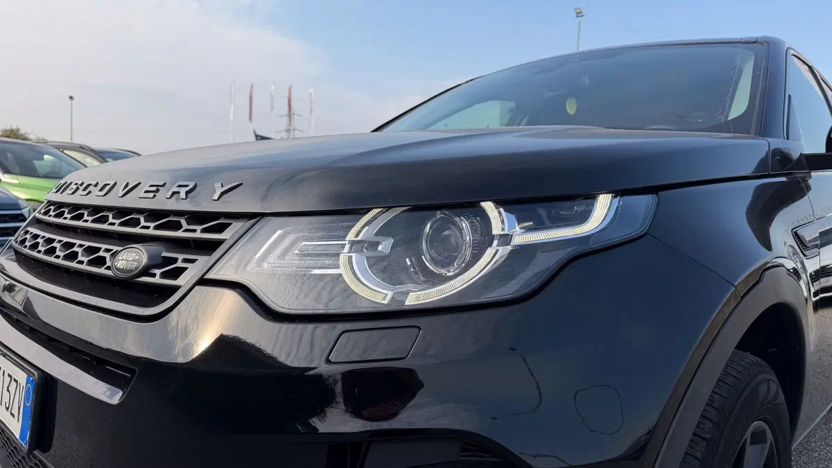 Land Rover Discovery Sport usata a Novara (5)